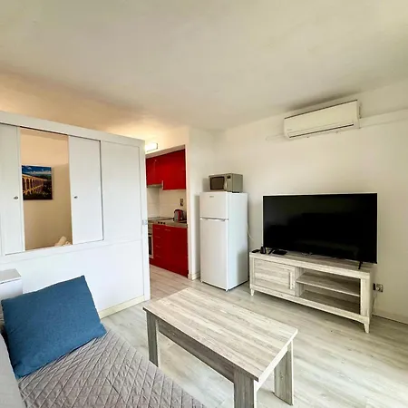 아파트 Apartsalou Masia 살루