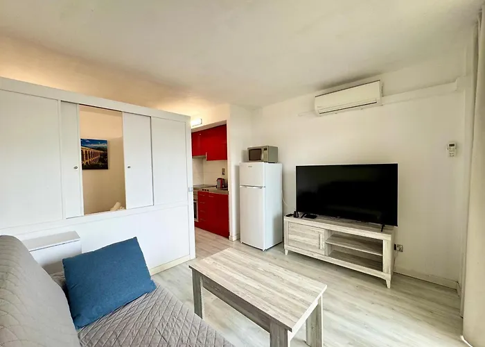 아파트 Apartsalou Masia 살루