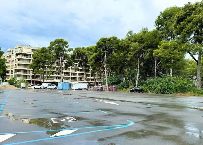 Apartsalou Masia * 살루